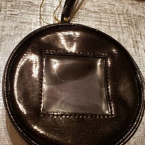 Elizabeth Arden Round Case